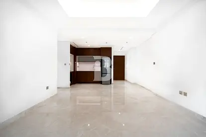 VACANT I BIG BALCONY I LUXURY LOCATION