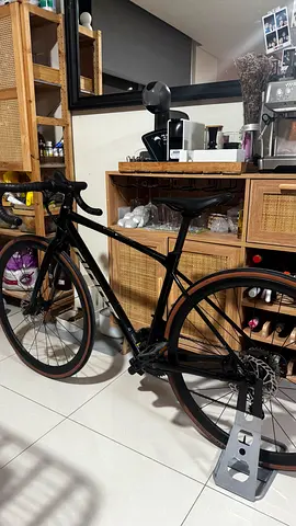 Giant Contend AR1 Road Bike
