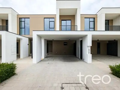 Single Row | Walking Distance to Amenities| Brand New