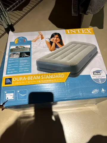 Intex Dura-Beam Standard Queen Air Mattress (New in Box)