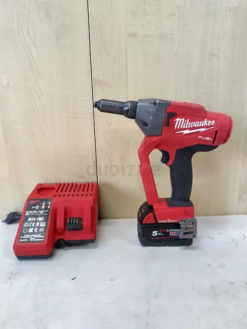 MILWAUKEE RIVET GUN 18V B.L