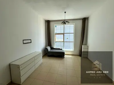 Master bedroom, large living room, open American kitchen, 2 bathrooms, balcony, open view, central