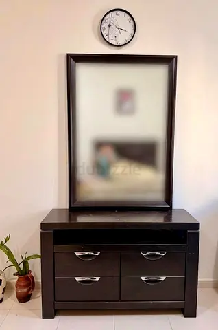 Dressing Table with Large Framed Mirror - 050 3440164