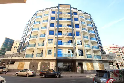 Spacious 1 BR Available
