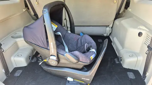 Maxi-Cosi Infant Car Seat with Base - Good Condition