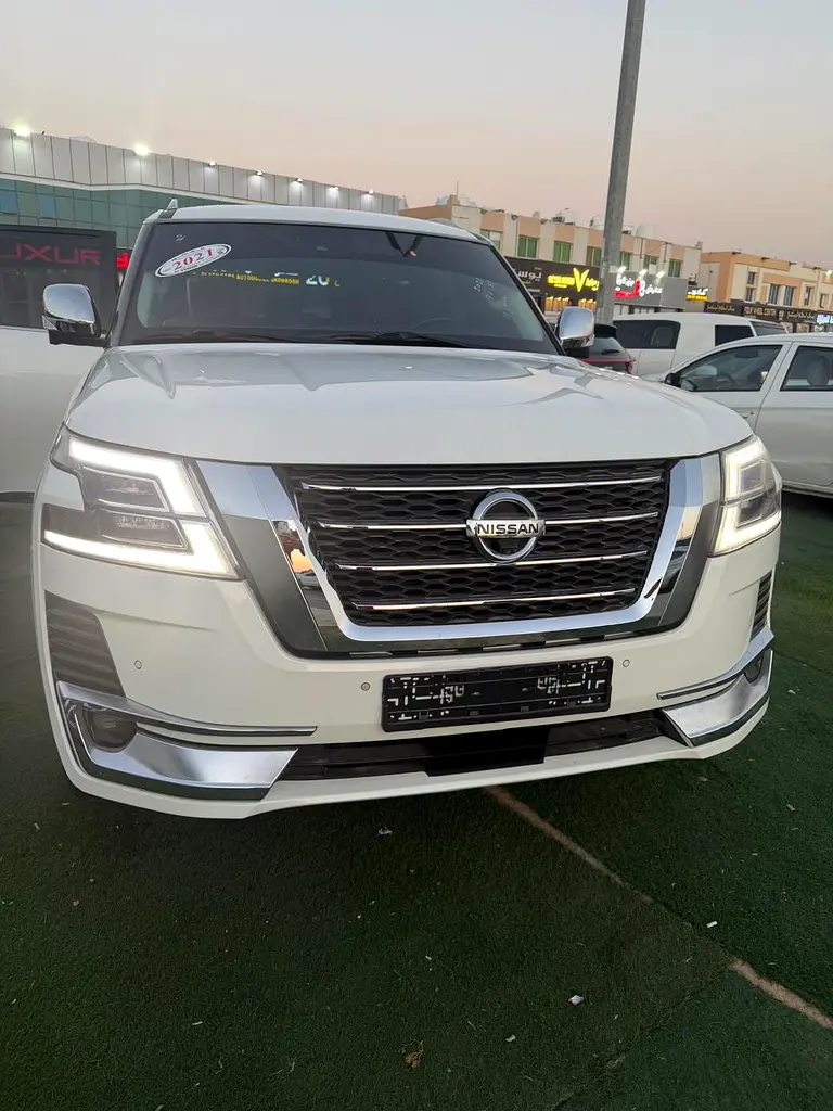 Nissan Patrol 2021 — photo 1 of 18
