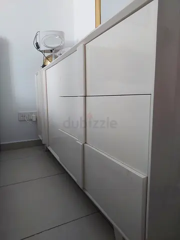 White Gloss 6-Drawer Dresser / Chest in Good Condition