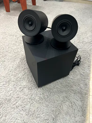 (fixed price) Razer Nommo V2 Chroma