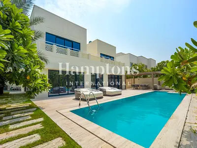 Courtyard | Fully Furnished and Extended | Luxury