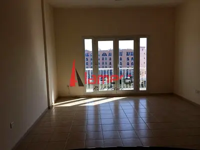 FAMILY BUILDING / ONE BEDROOM / AVAILABLE NOW / 1 PARKING