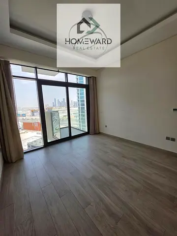 Smart Open-Plan Studio / High Floor/ Elevated View / Close to Metro
