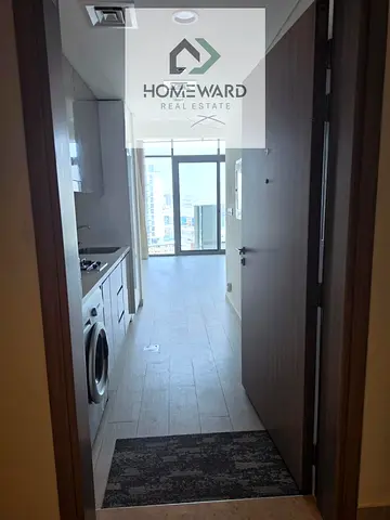 Smart Open-Plan Studio / High Floor/ Elevated View / Close to Metro