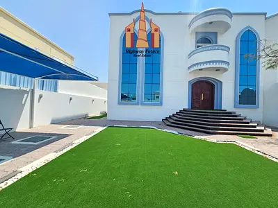 4 Bed room Big Villa like new 2 Hall 1 Majlis balcony wardrobe parking