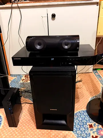 Samsung home theater set Bluetooth 2 wireless tower speaker