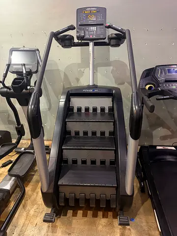 POWERMILL LIFE FITNESS STEP MILL STAIR CLIMBER