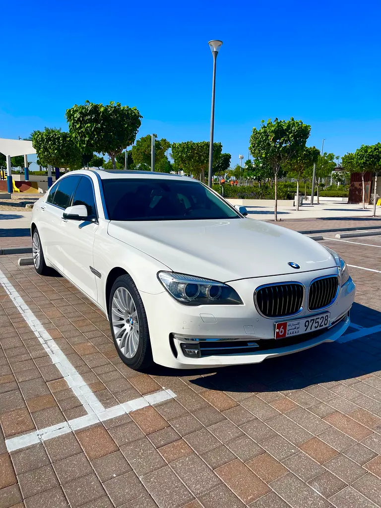 BMW 7-Series 2013 — photo 1 of 20