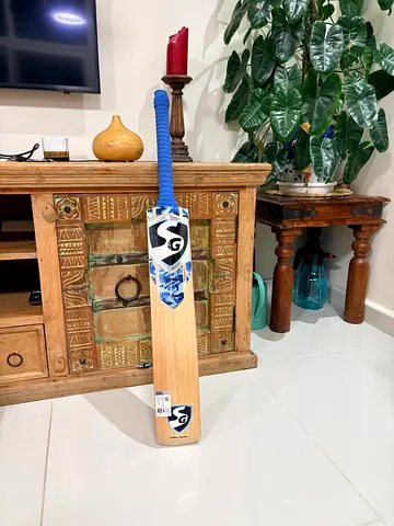 SG Players Ultimate English Willow Cricket Bat – Excellent Condition