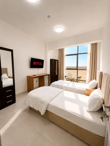 Affordable Sharing  Private Room for Working Professionals in Zenith One, Liwan 2