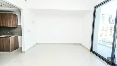 UNFURNISHED | ELEGANT AND SPACIOUS | VACANT NOW