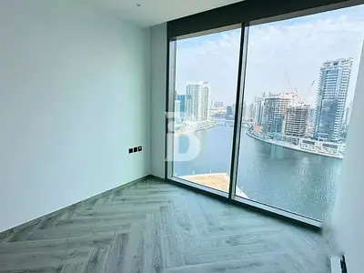 PENINSULA | Canal View | Vacant