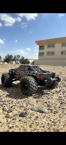Urgent sale – RC car in excellent condition, only 2 months used. Works perfectly, charger + accessor