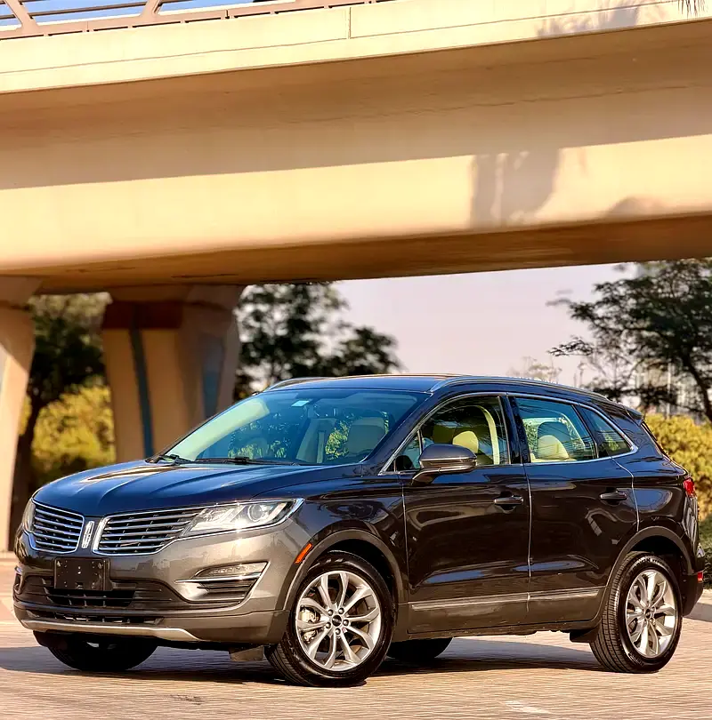 Lincoln MKC 2017 — photo 1 of 10