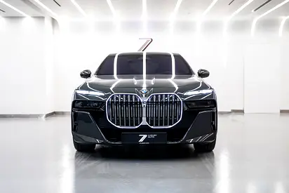2023 | BMW 740i | SPORT | GCC | WARRANTY AND SERVICE CONTRACT | EXCELENT CONDITION |
