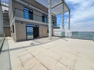 🏡 For Sale | Luxury Penthouse with Stunning Sea View in Maryam Island – Crystal 1 Building