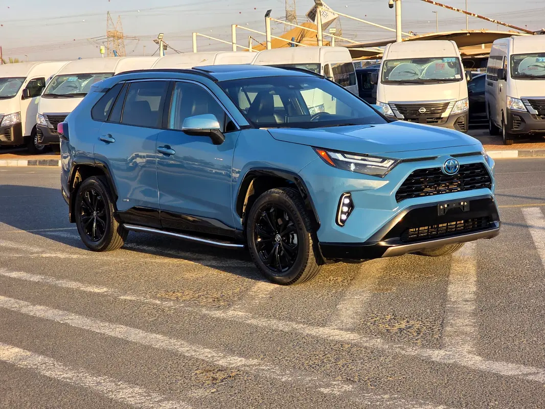 Toyota Rav 4 2022 — photo 1 of 17