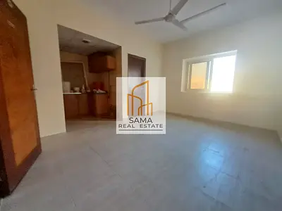 Separate kitchen spacious studio close to galaxy supermarket with split ac rent 20k