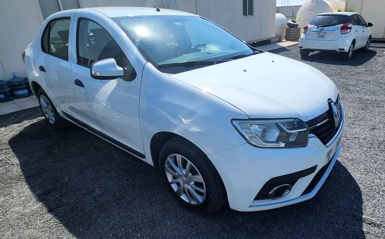 Renault Symbol 2018 — photo 1 of 11