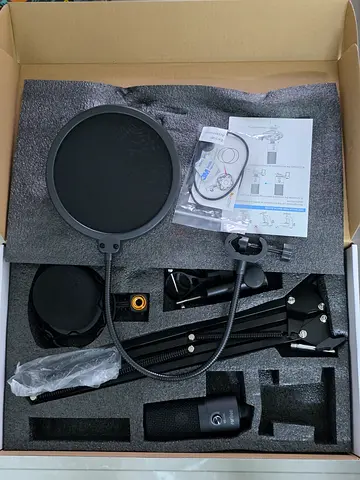 Fifine Condenser Microphone(BRAND-NEW)