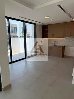 Bright &amp; Spacious TH | Brand New | Move in Today