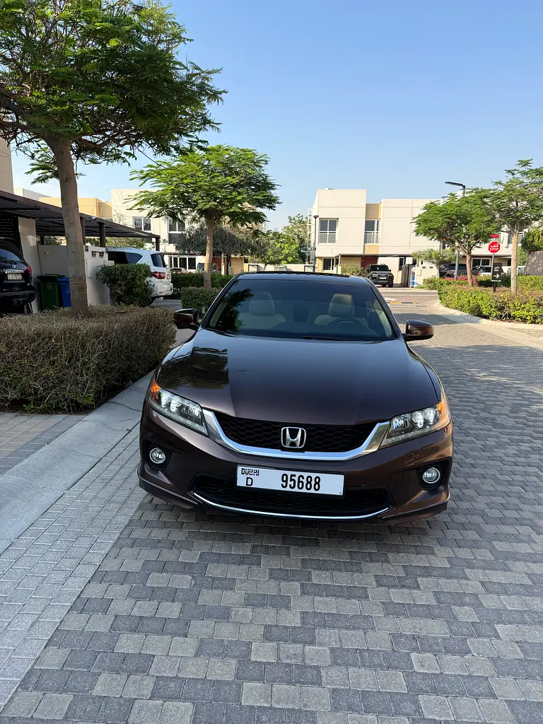 Honda Accord 2013 — photo 1 of 16