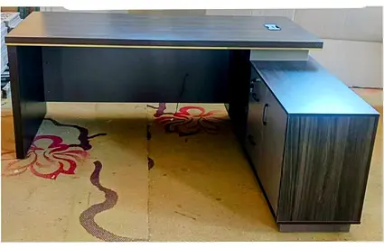 Modren Design L Shape Table New For Sale