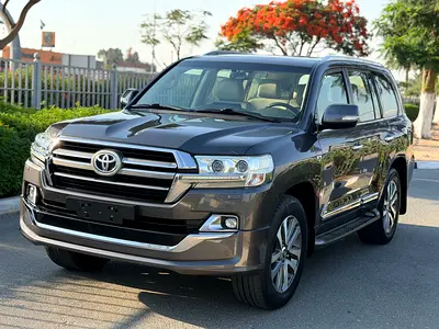 Toyota Land Cruiser VXR 5.7 2019 V8 Top of the range GCC Specs accident free