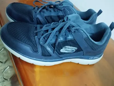 Skechers navy blue casual sneakers - good condition, 42 size