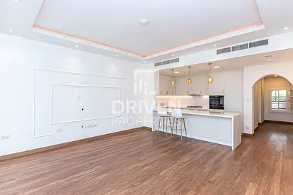 Upgraded | Modern and Large Layout | Ideal TH