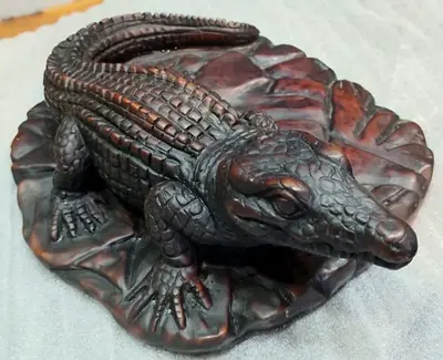 Resin Wooden Crocodile Figurine 20x9x27cm