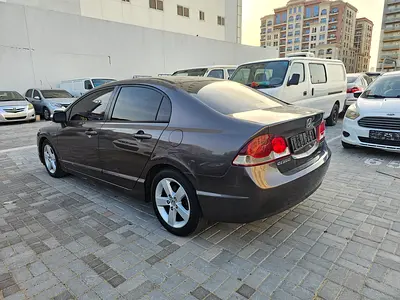 Honda Civic 1.8 i-VTEC 2009 - GCC Specs - Reliable and Efficient