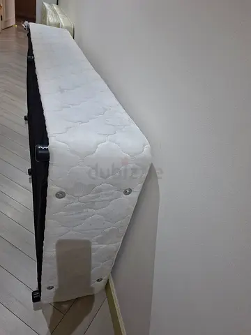 2 single beds with mattress