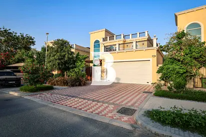 4 BR Single row | Vastu | Near Park | Upgraded