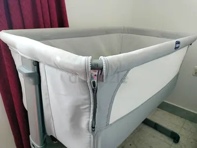 Moving sale - MUST GO! Chicco Next2Me Bedside Bassinet - Light Grey, Good Condition