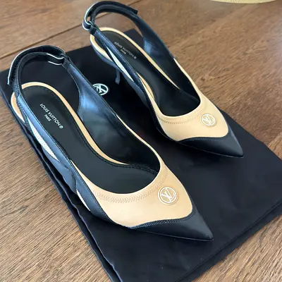 Louis Vuitton authentic 38