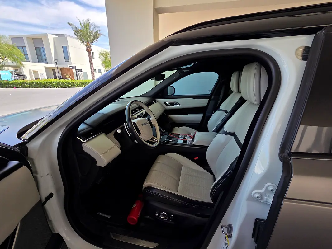 Land Rover Range Rover Velar 2019 — photo 1 of 11