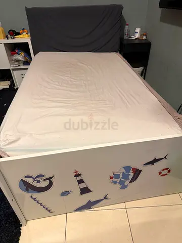 Home center bed with Matress for sale (120x200)