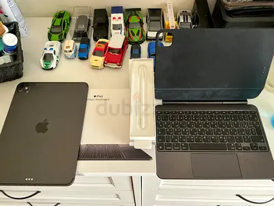 Apple IPad Pro M5 11” TDRA Cellular 256gb black with Magic Keyboard Pencil Pro 5100 dhs.
