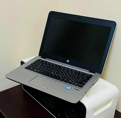Hp elitebook 820 G3 i5 6th 8GB RAM/128GB SSD (Used,Like New)
