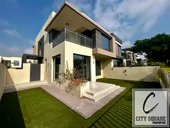 Exclusive I Available end of June I By the park