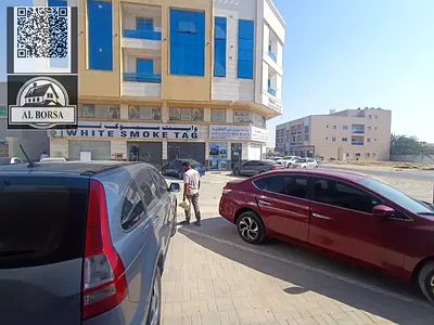 Commercial space for rent, 300 sq ft, suitable for all businesses, in Rawda 1. Price: 40,000 (negotiable).